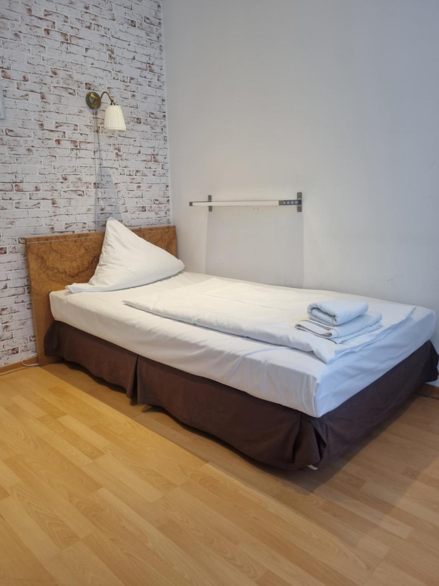 Single Room,1610219198:JPEG